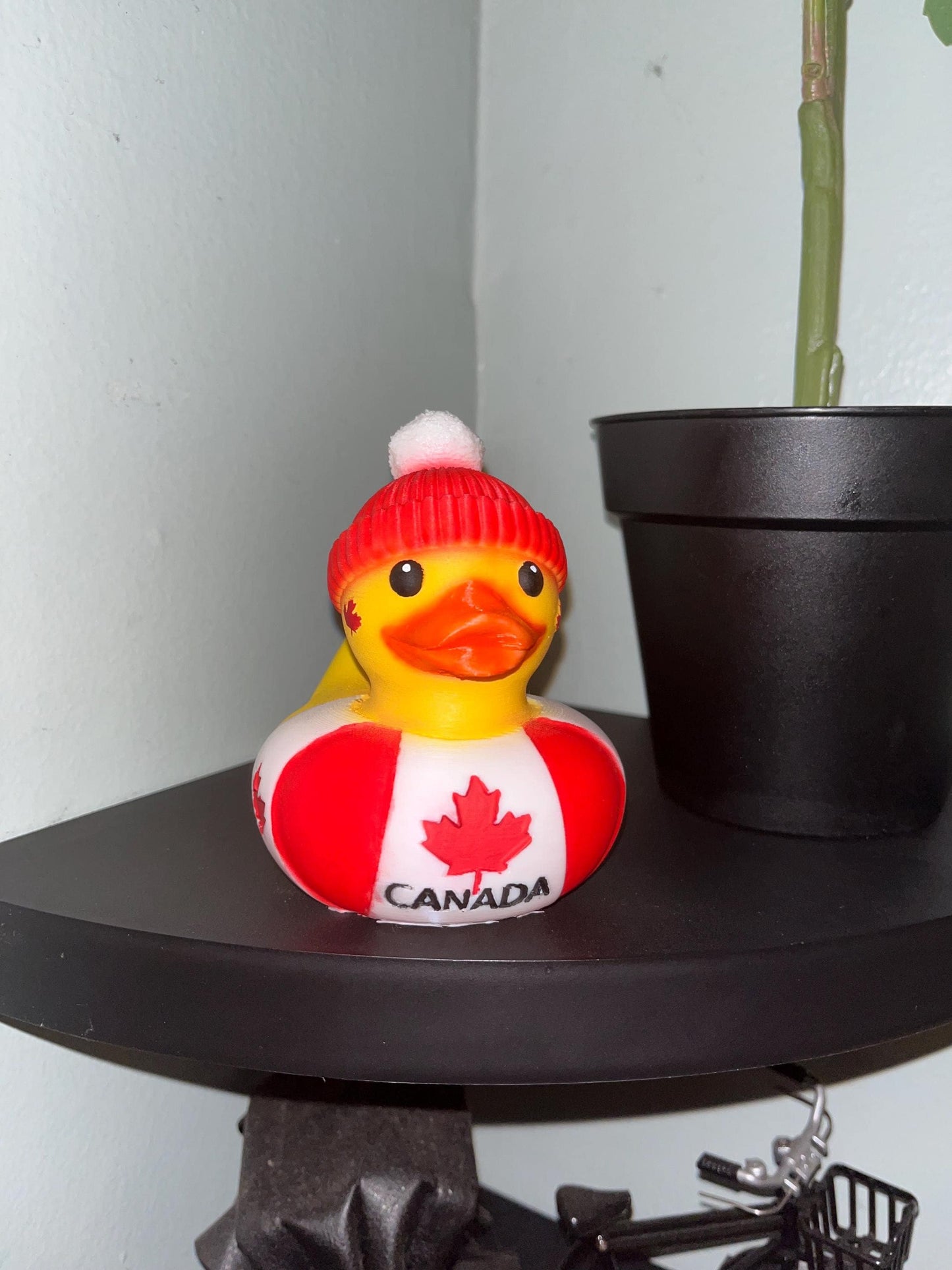 Hand-Painted Canadian Maple Leaf 3D Printed Rubber Duck - Unique Souvenir & Decor